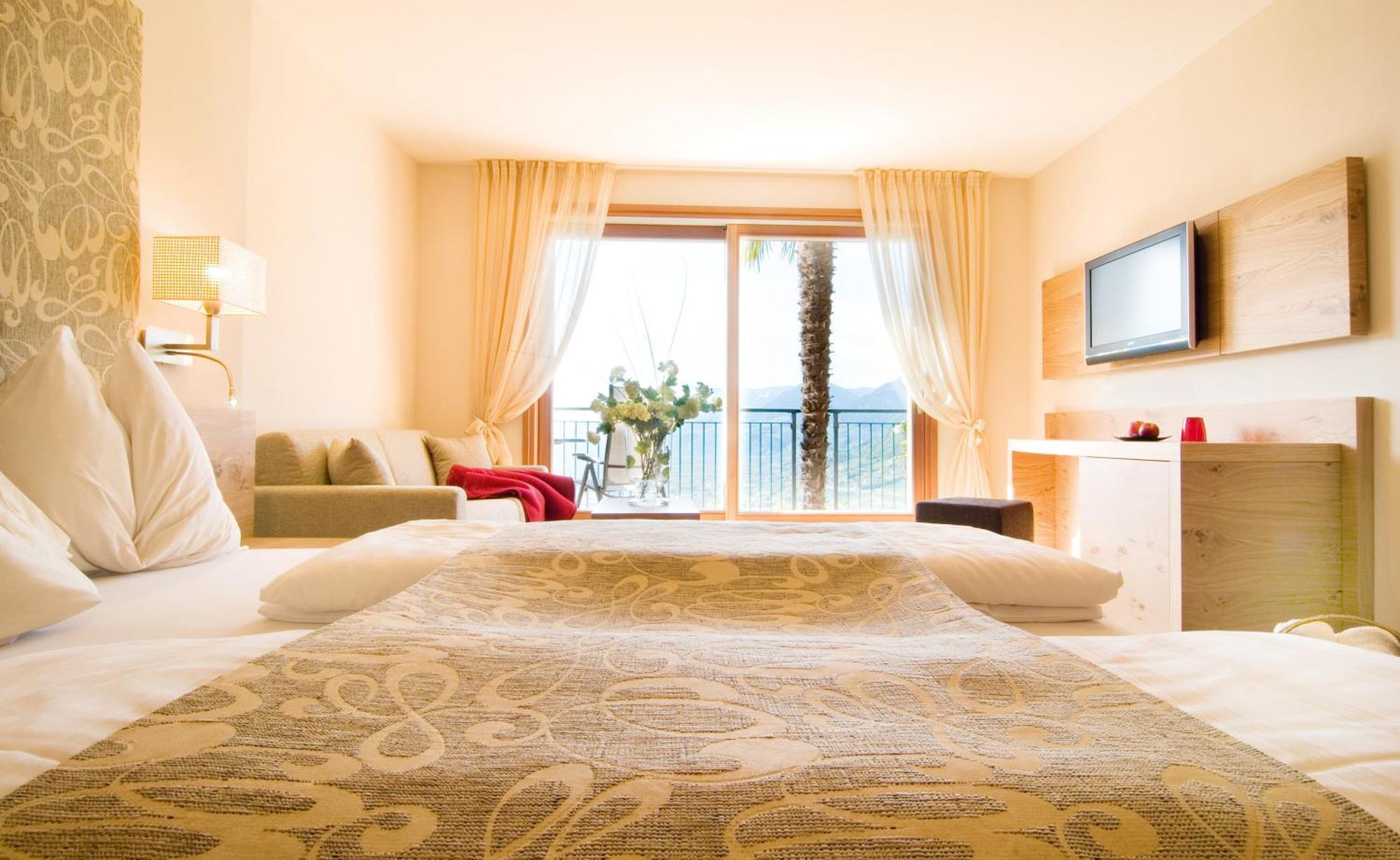 טירולו Hotel Kronsbuehel מראה חיצוני תמונה